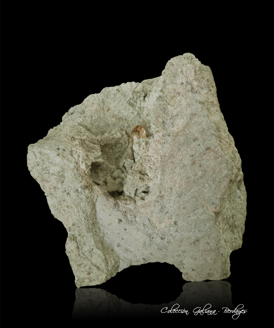 Topacio
57 x 67 x 53 mm..
(Autor: Rafael Galiana)