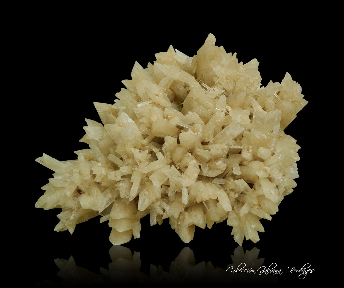 Yeso
120 x 83 x 55 mm
(Autor: Rafael Galiana)