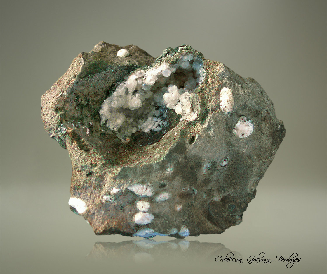 Stilbita-Ca (variedad puflerita)
78 x 78 x 60 mm.
(Autor: Rafael Galiana)