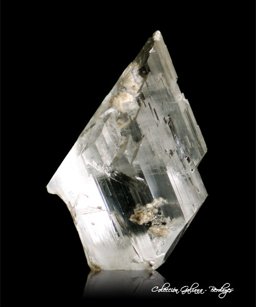 Yeso
61 x 40 x 27 mm.
(Autor: Rafael Galiana)