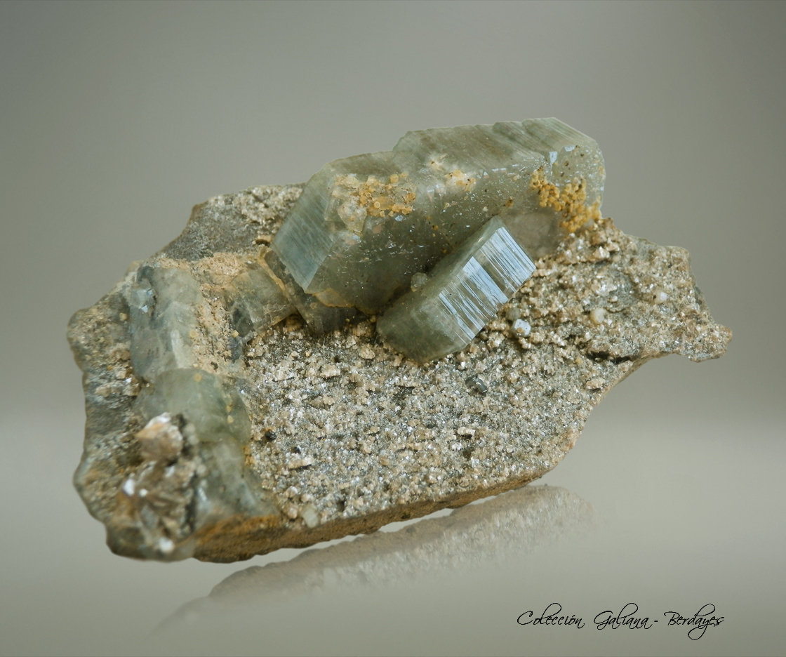 Fluorapatito (Grupo Apatito)
70 x 40 x 23 mm.
(Autor: Rafael Galiana)