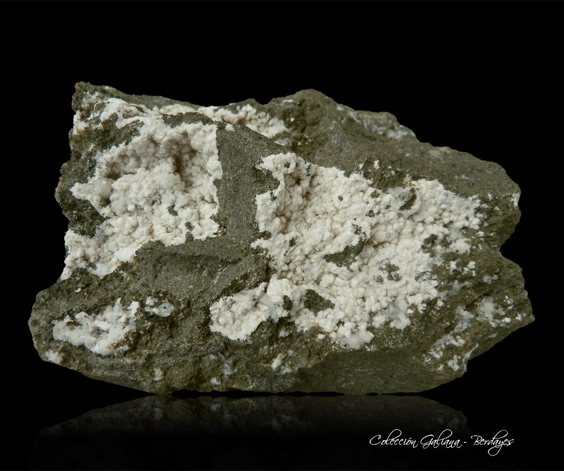 Gonnardita y Phillipsita-Ca
85 x 63 x 45 mm
(Autor: Rafael Galiana)