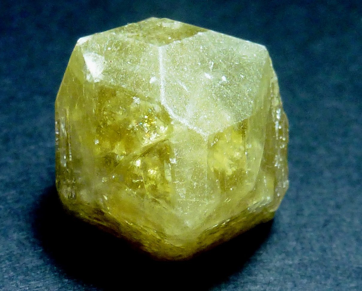 Grossularia (Grupo Granate)
2,2 x 2,2 cm.
(Autor: javier ruiz martin)
