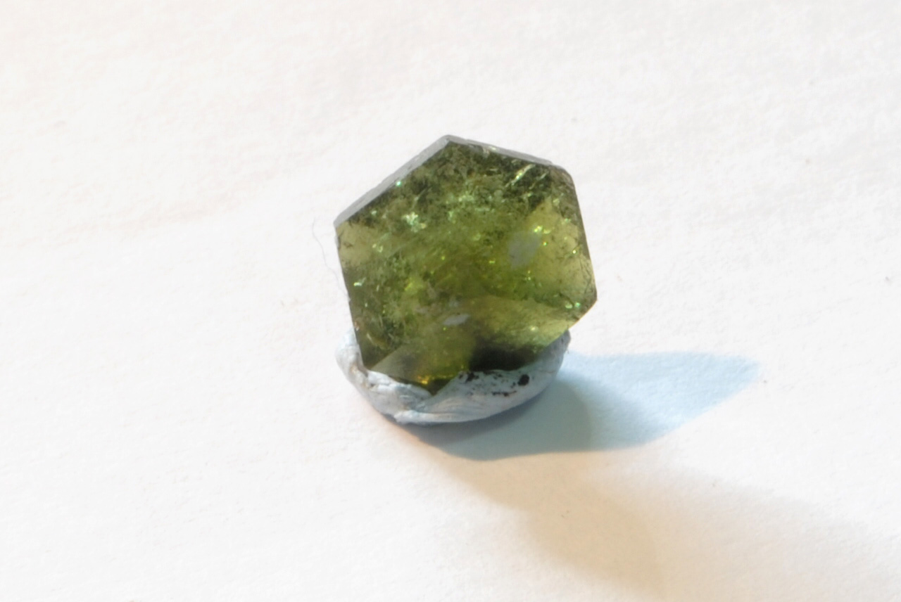 Uvita
Medidas cristal: 0,8x0,8x0,4 cm
(Autor: Sergio Pequeño)
