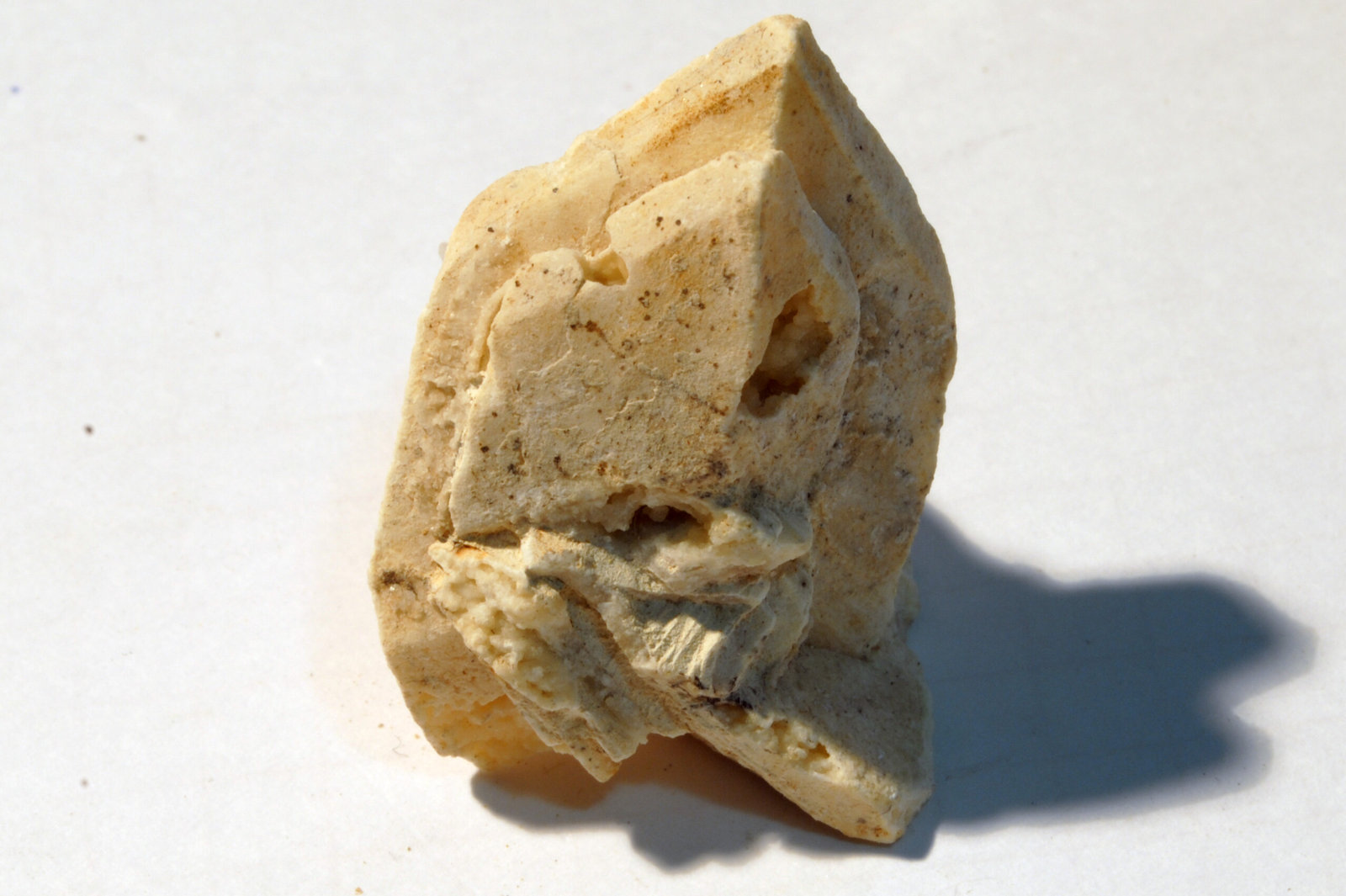 Calcita pseudo Glauberita
Medidas pieza: 3,5x2,5x2 cm
(Autor: Sergio Pequeño)