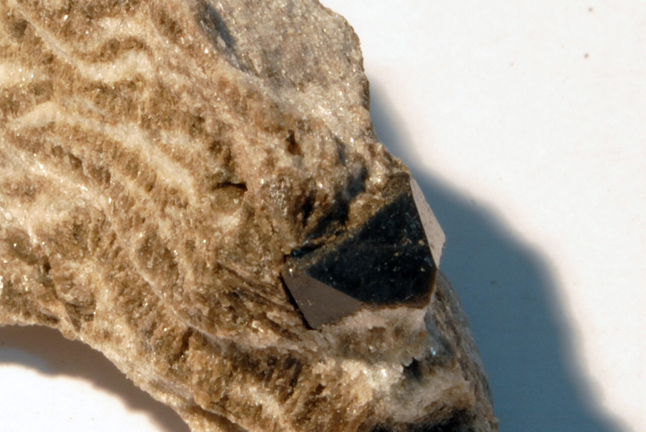 Dolomita (variedad teruelita)
Medidas pieza: 4,4x2x1,9 cm
(Autor: Sergio Pequeño)