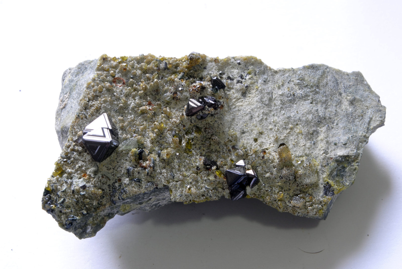 Magnetita
Medidas pieza: 7,4x4x2,5 cm
(Autor: Sergio Pequeño)