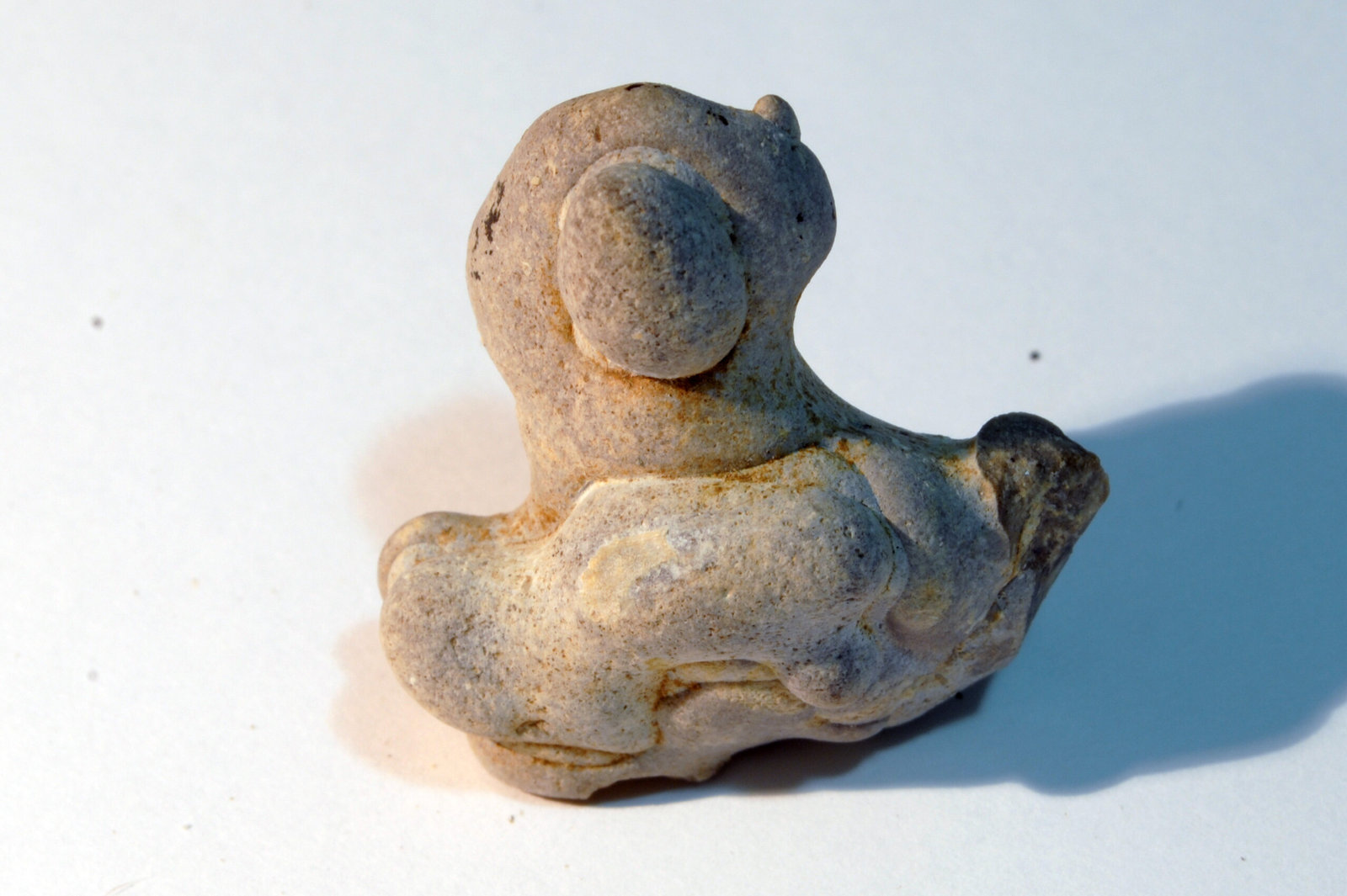Ópalo (variedad menilita)
Medidas pieza: 3,1x3x1,8 cm
(Autor: Sergio Pequeño)