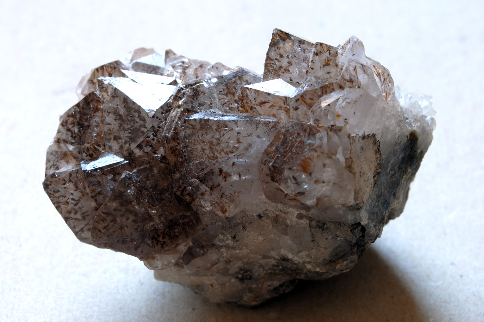 Cuarzo y Goethita
Medidas pieza: 5,9x5x3,5 cm
(Autor: Sergio Pequeño)