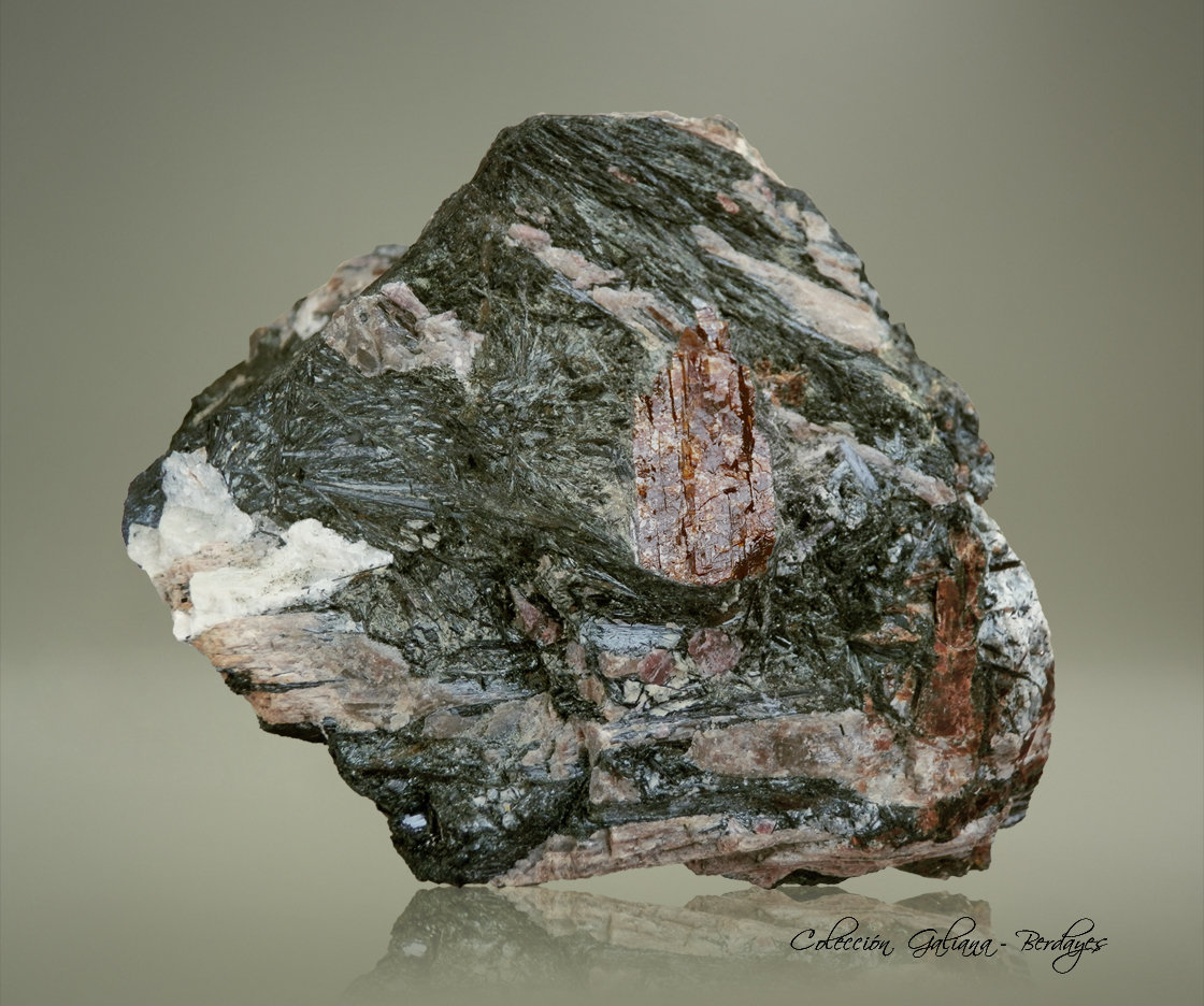 Rinkita
79 x 64 x 60 mm.
(Autor: Rafael Galiana)