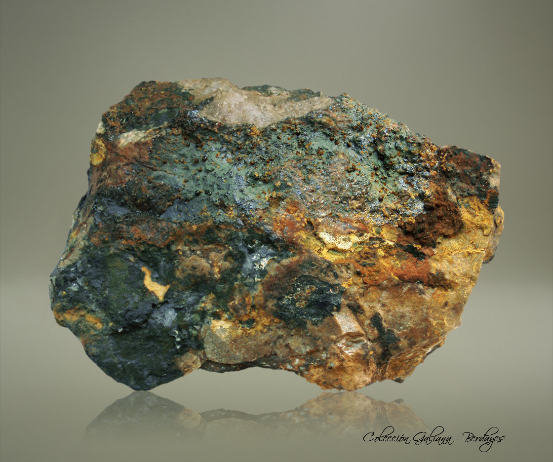 Cacoxenita y Dufrenita
98 x 65 x 32 mm.
(Autor: Rafael Galiana)