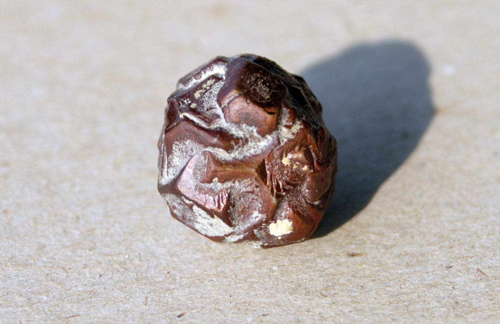 Pirita
Medidas pieza: 1,7x1,6x1,6 cm
(Autor: Sergio Pequeño)