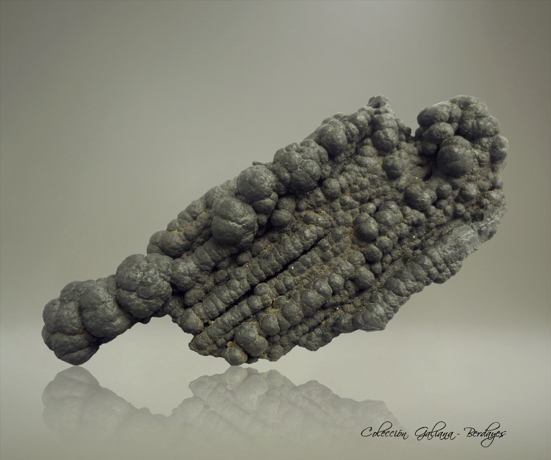 Romanèchita
125 x 57 x 30 mm.
(Autor: Rafael Galiana)