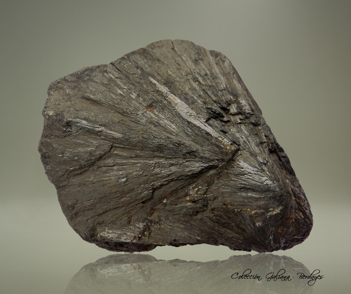 Hedenbergita
82 x 67 x 60 mm.
(Autor: Rafael Galiana)
