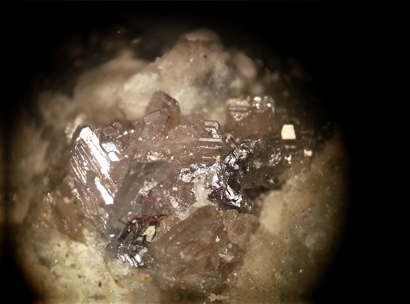 Cerusita
mismo cristal 30 aumentos
(Autor: Javier Rodriguez)