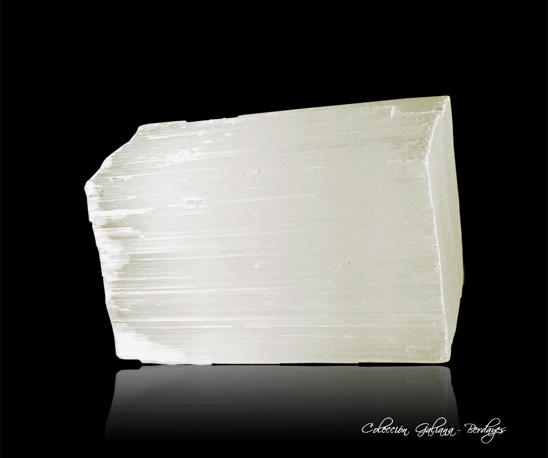 Ulexita
93 x 69 x 54 mm.
(Autor: Rafael Galiana)