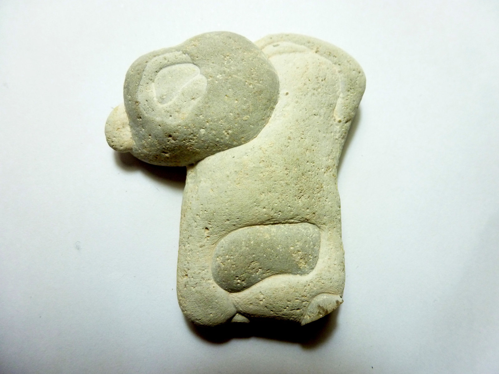 Ópalo (variedad menilito)
Medidas pieza: 4,5x4,1x1 cm
(Autor: Sergio Pequeño)