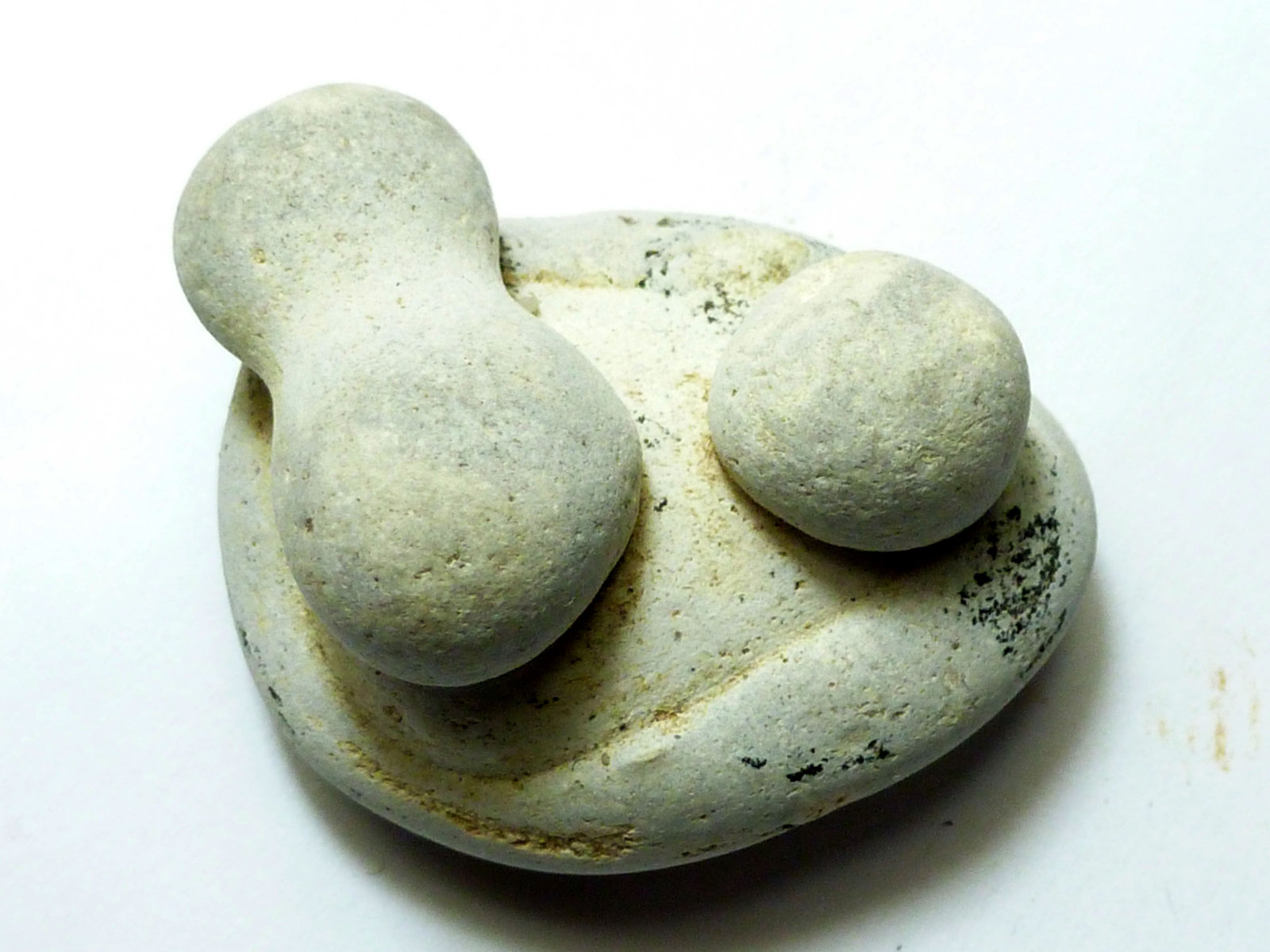 Ópalo (variedad menilito)
Medidas pieza: 3x2,2x1,7 cm
(Autor: Sergio Pequeño)