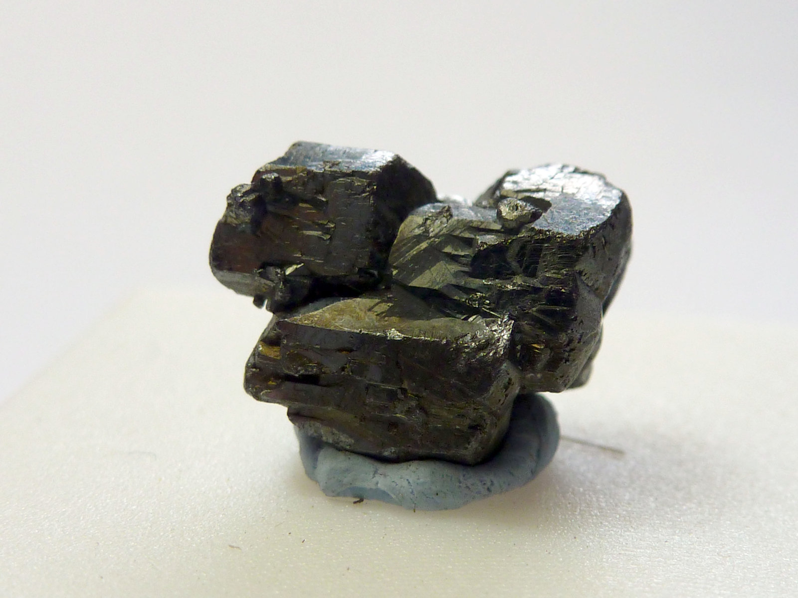 Pirargirita
Medidas pieza: 1,1x0,7x0,7 cm
(Autor: Sergio Pequeño)
