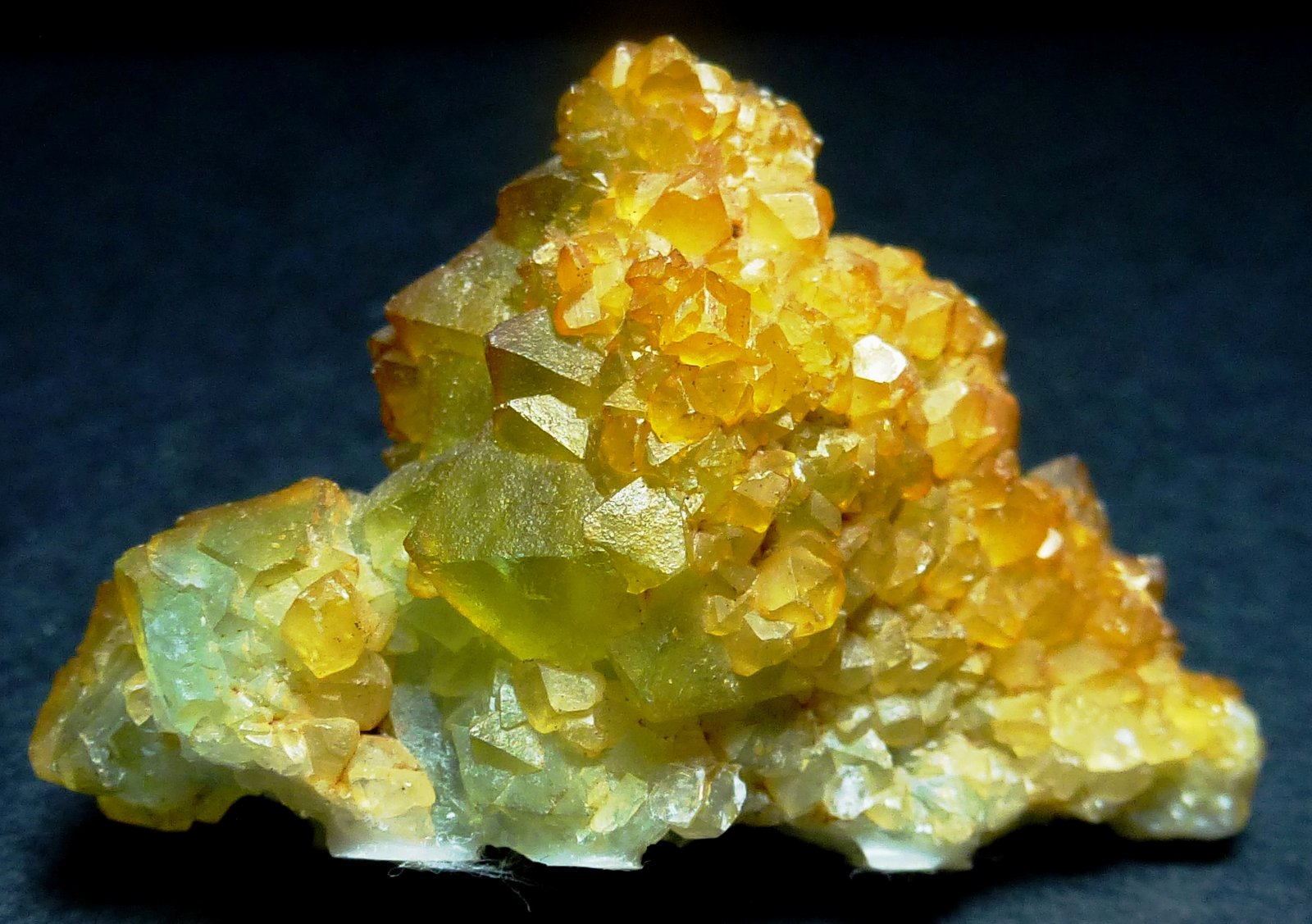 Fluorita, Calcita
6 x 4 cm.
(Autor: javier ruiz martin)