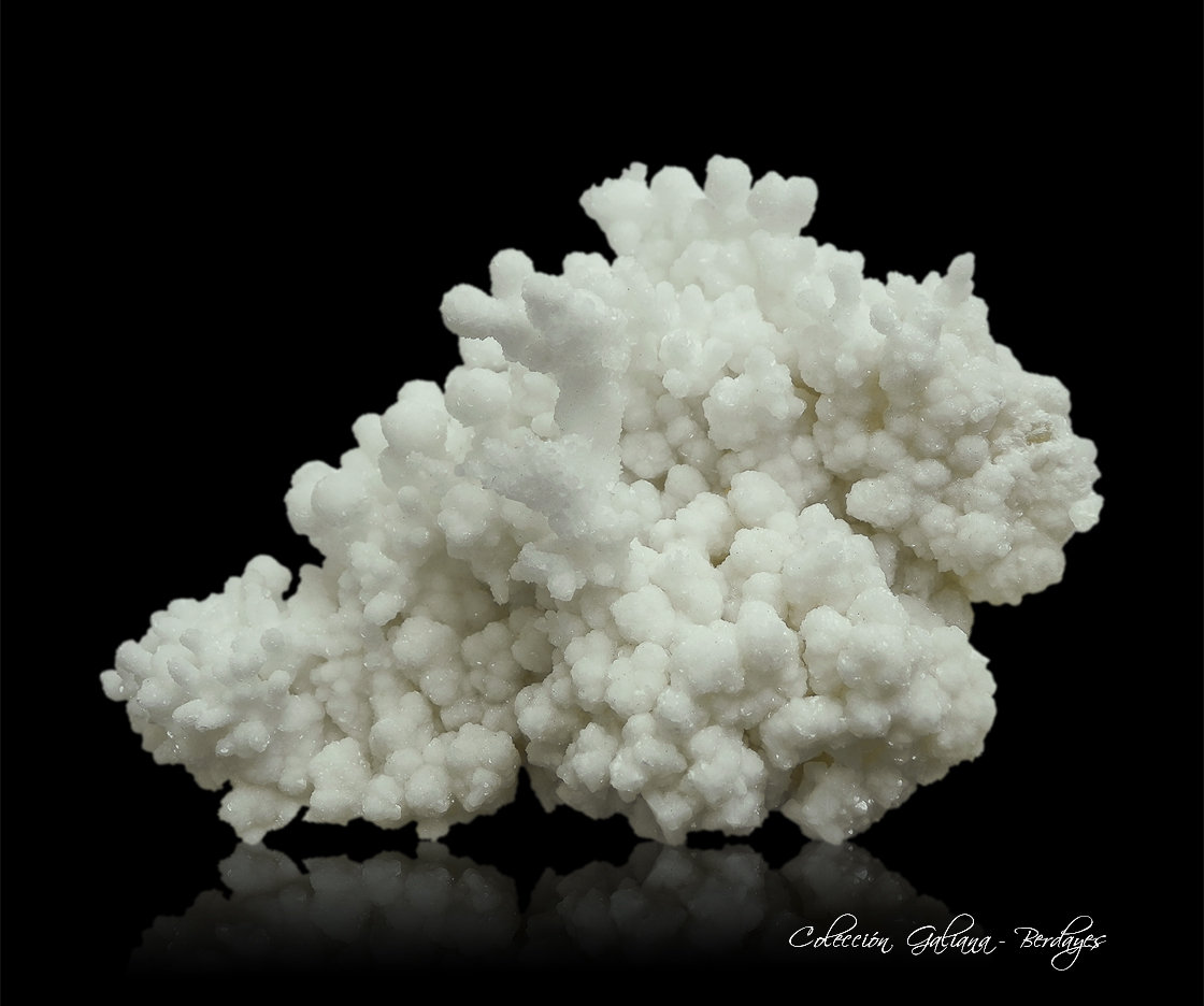 Aragonito (variedad coraloide)
112 x 81 x 56 mm.
(Autor: Rafael Galiana)