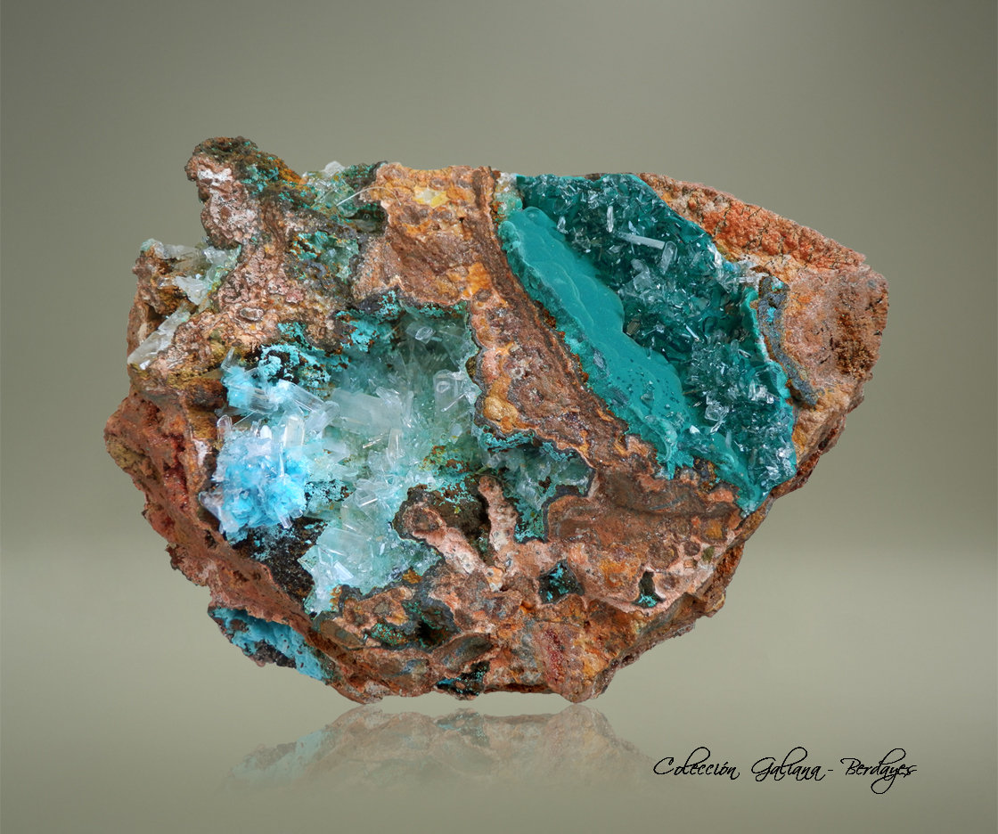 Hemimorfita
108 x 76 x 31 mm..
(Autor: Rafael Galiana)