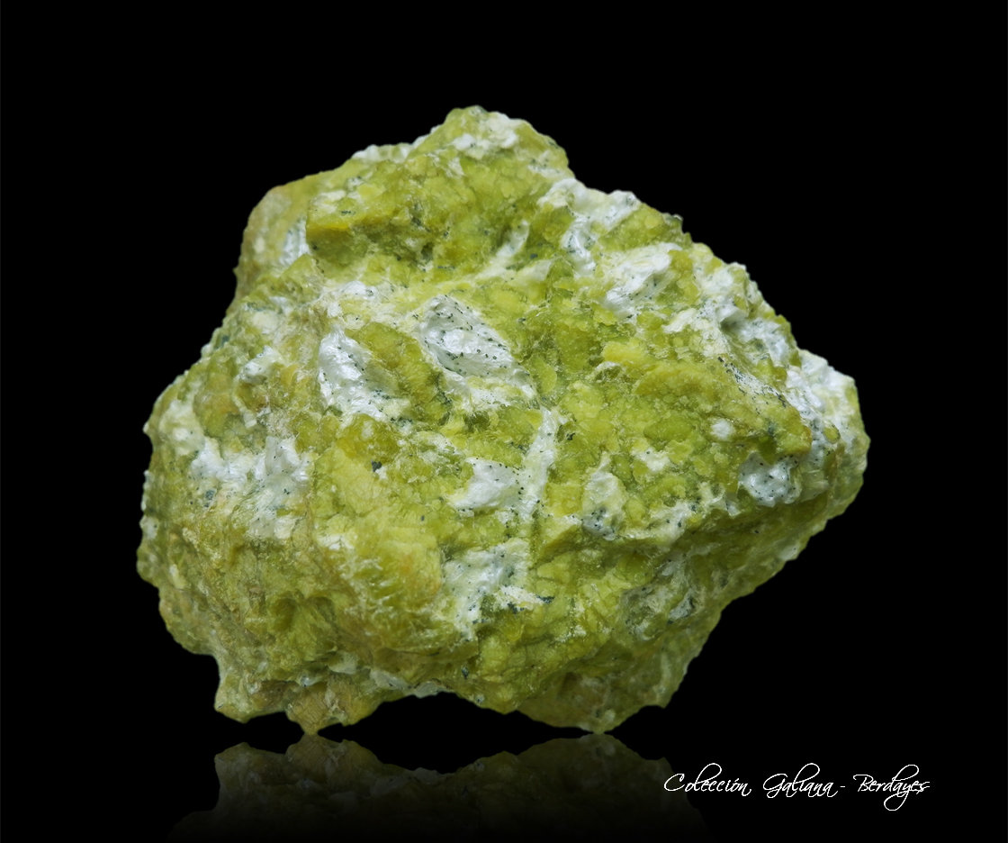 Lizardita
92 x 72 x 60 mm.
(Autor: Rafael Galiana)