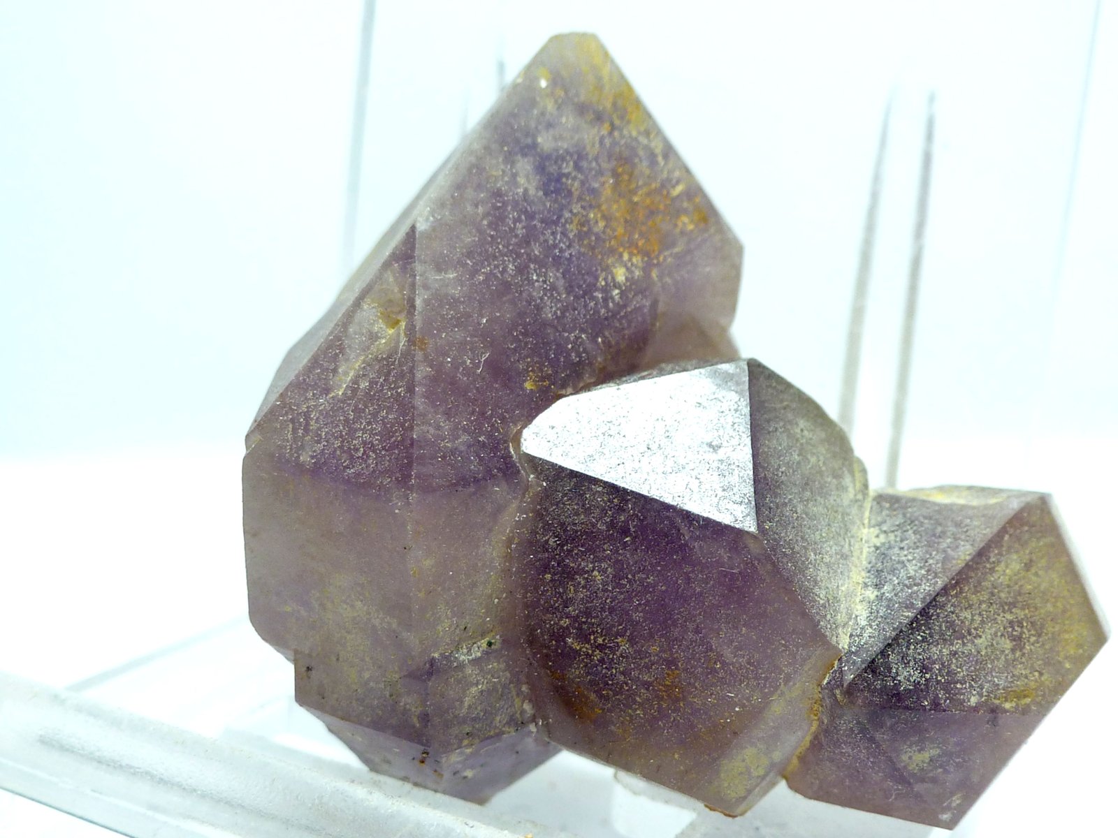 Cuarzo (variedad amatista)
Medida: 4,1x4x2,7 cm
(Autor: Sergio Pequeño)