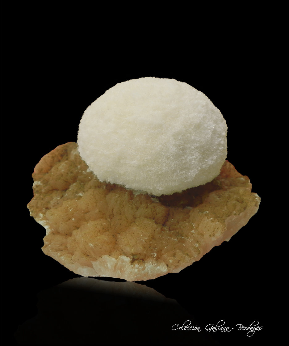 Mesolita
86 x 88 x 63 mm
(Autor: Rafael Galiana)