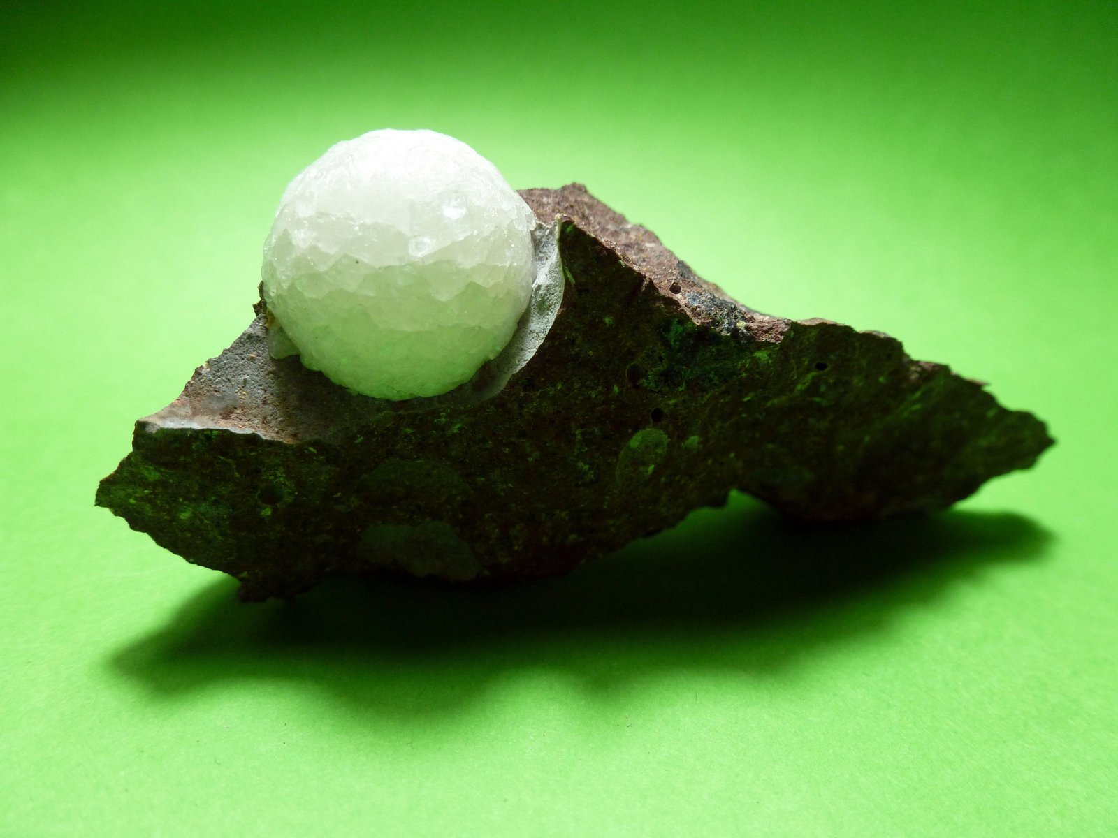 Calcita
Medida: 7,5 x 3,5 x 2,5 cm, Calcita: 1,5 cm
(Autor: Sergio Pequeño)