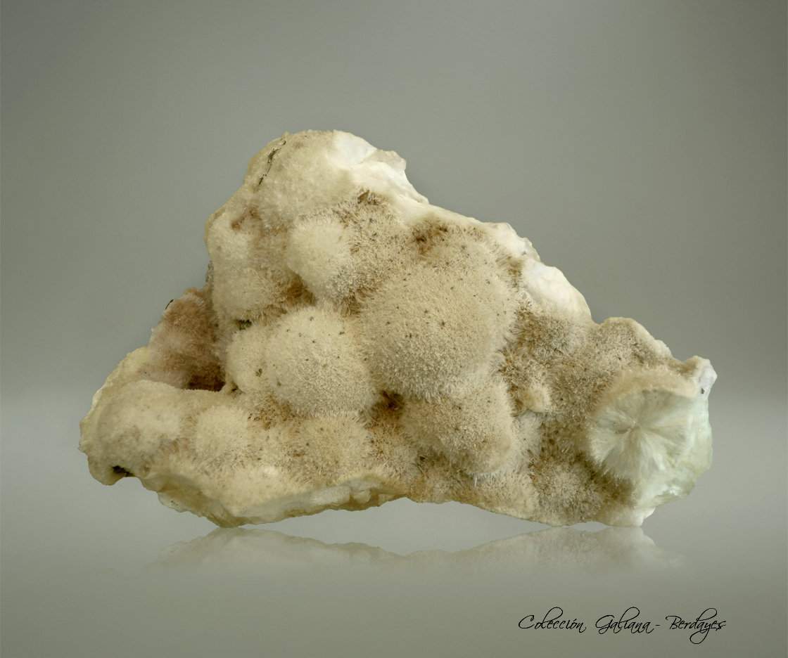 Thomsonita-Ca
113 x 72 x 43 mm.
(Autor: Rafael Galiana)