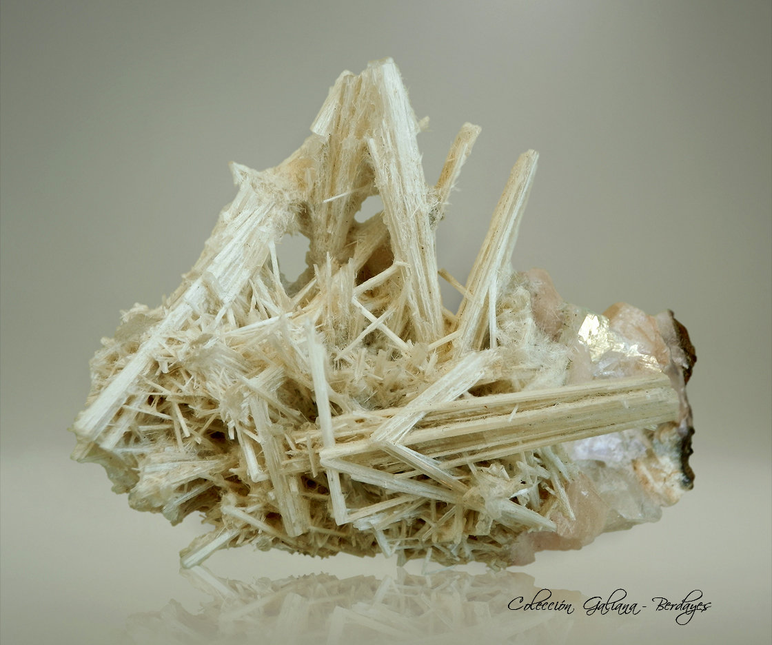 Elpidita
85 x 55 x 61 mm.
(Autor: Rafael Galiana)