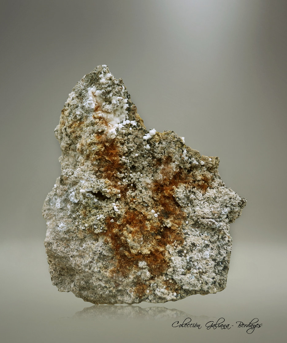 Yuanfuliita con Hematites y Calcita
78 x 62 x 30 mm.
(Autor: Rafael Galiana)