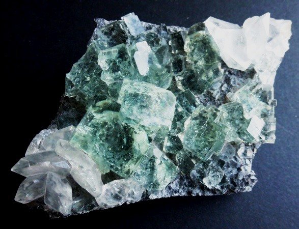Fluorita, Calcita<br />{LOCALITAT}