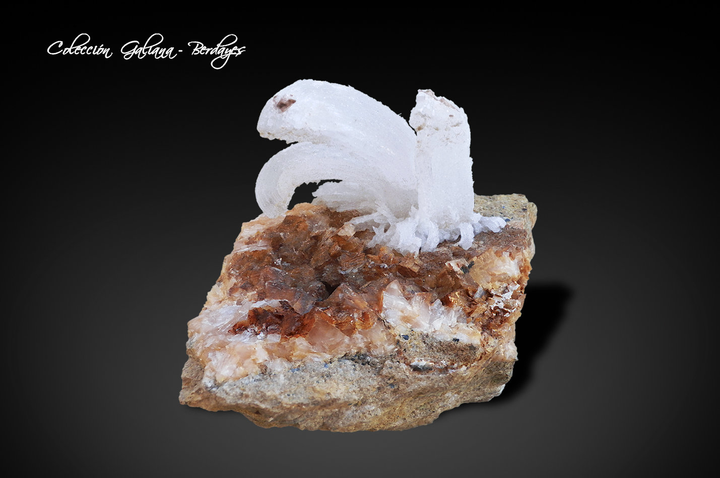 Yeso (variedad sericolita)
117 x 73 x 76 mm.
(Autor: Rafael Galiana)