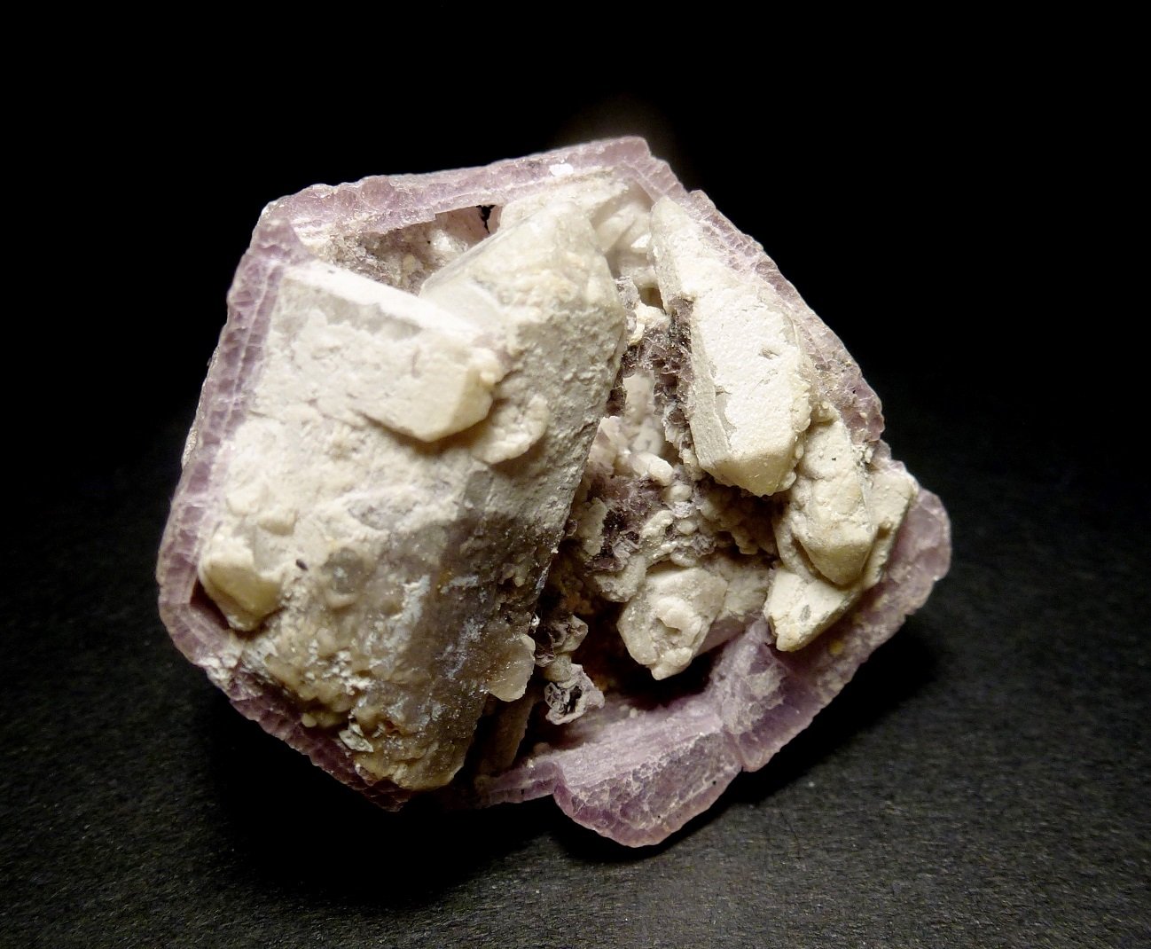Mica ('lepidolita'), Cuarzo
4,5 x 4,5 cm.
(Autor: javier ruiz martin)