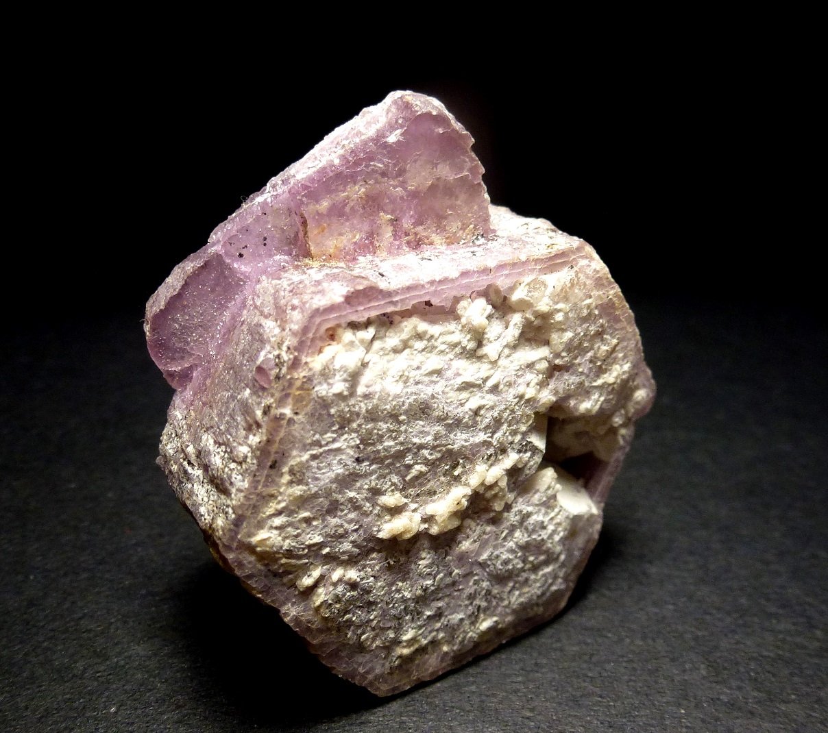 Mica ('lepidolita'), Cuarzo
4,5 x 4,5 cm.
(Autor: javier ruiz martin)