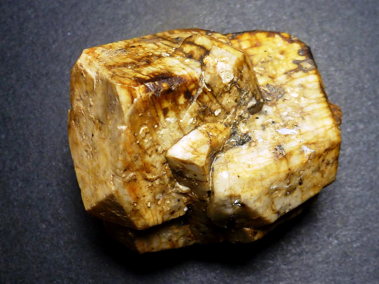 Ortoclasa
5 x 3 cm.
(Autor: javier ruiz martin)