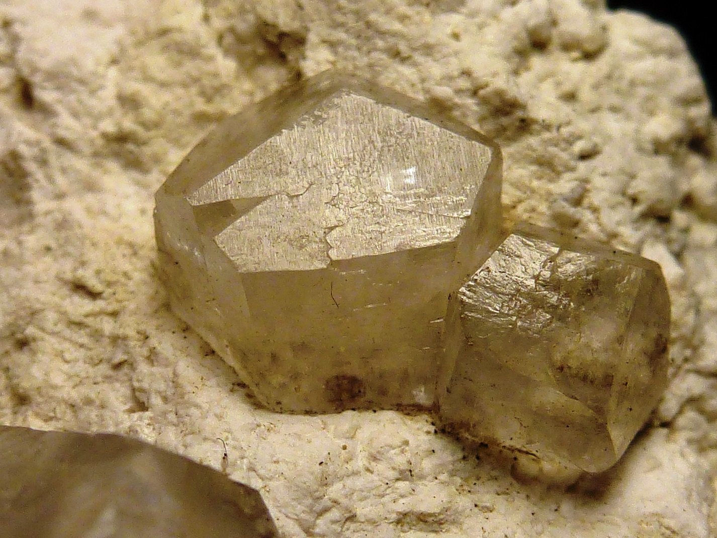 Calcita, Sepiolita
6 x 5 cm.
(Autor: javier ruiz martin)