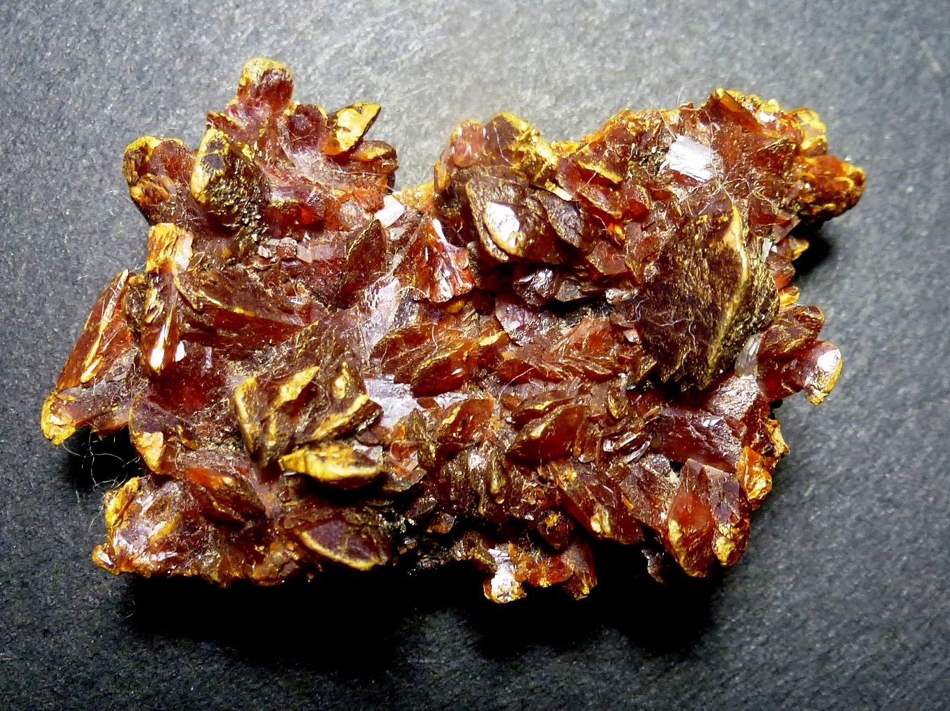 Oropimente
5 x 3 cm.
(Autor: javier ruiz martin)