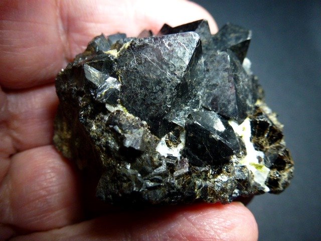 Magnetita
6 x 4 cm.
(Autor: javier ruiz martin)