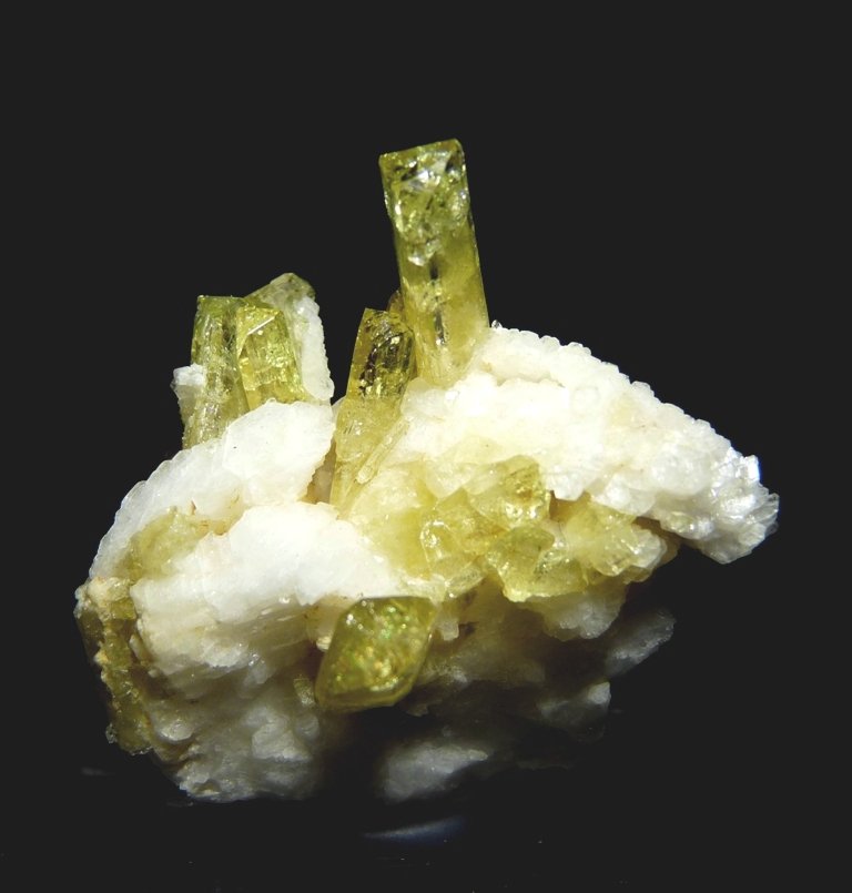 Brasilianita y Albita.
50x45 mm
(Autor: Jesus Franquesa Baucells)