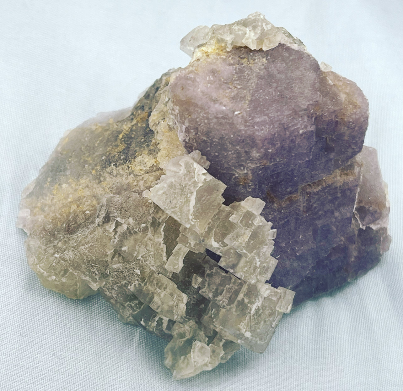 Fluorita
7,5cm de ancho y 6,2cm de alto
(Autor: castrominerals)