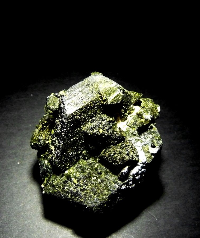 Epidota (Grupo)
60x50 mm.
(Autor: Jesus Franquesa Baucells)