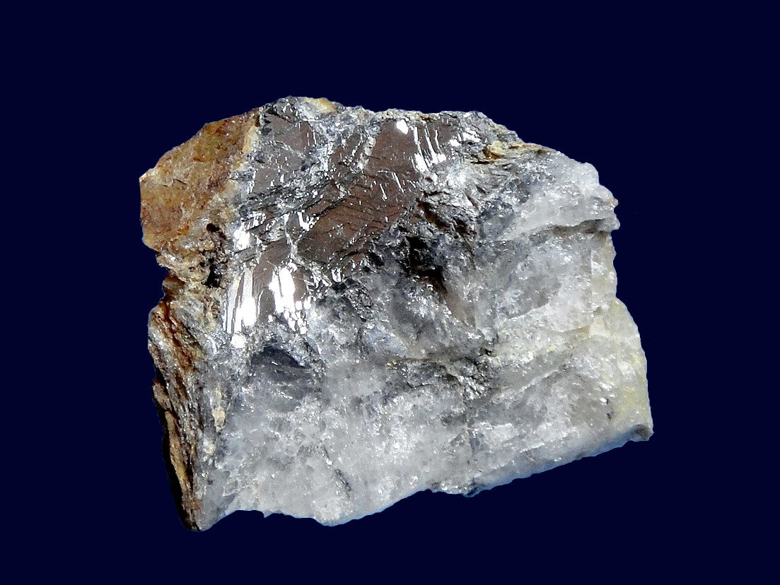 Antimonio
4 x 3 cm.
(Autor: Antonio P. López)
