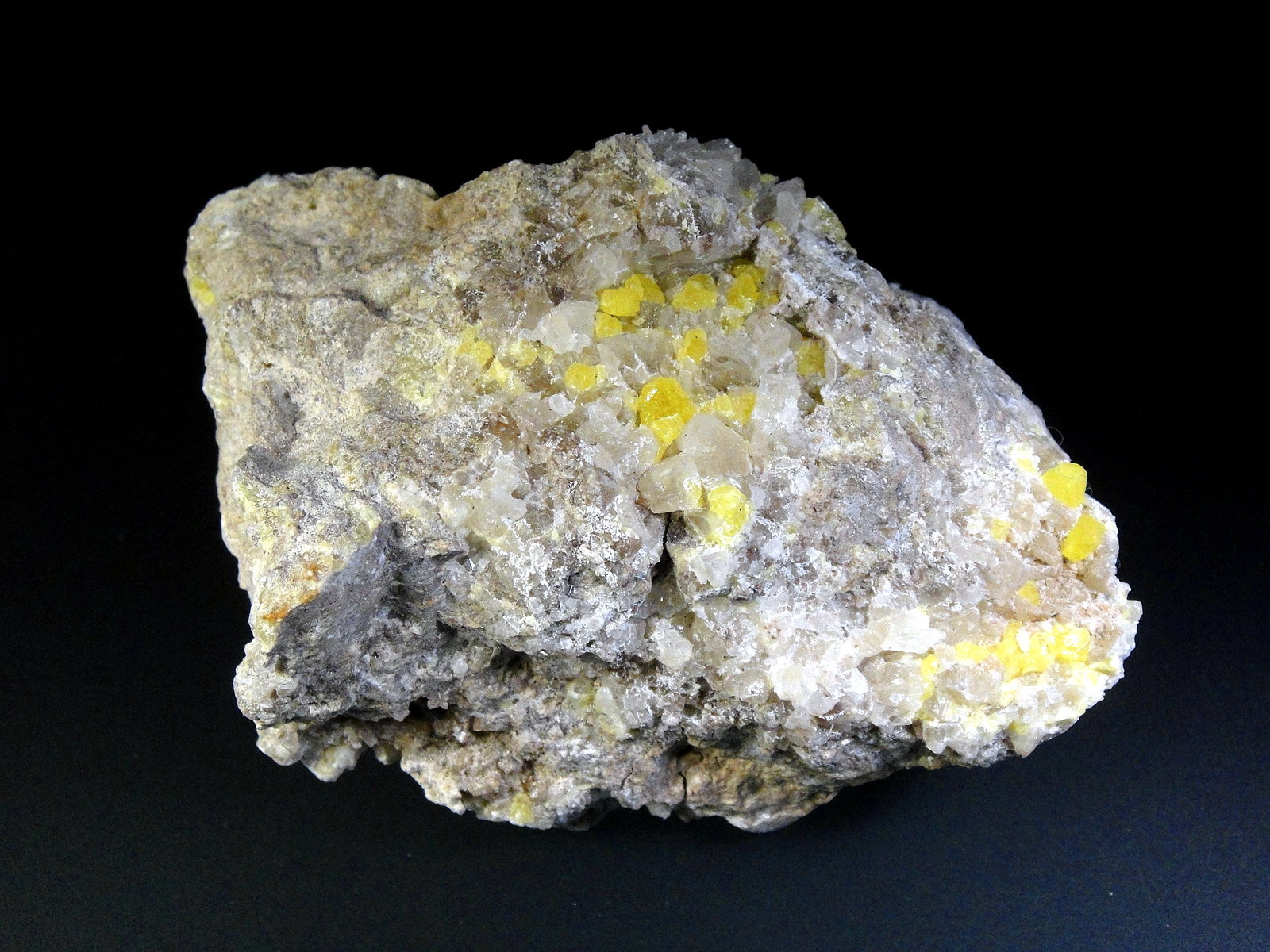 Azufre
8 x 6 cm.
(Autor: Antonio P. López)