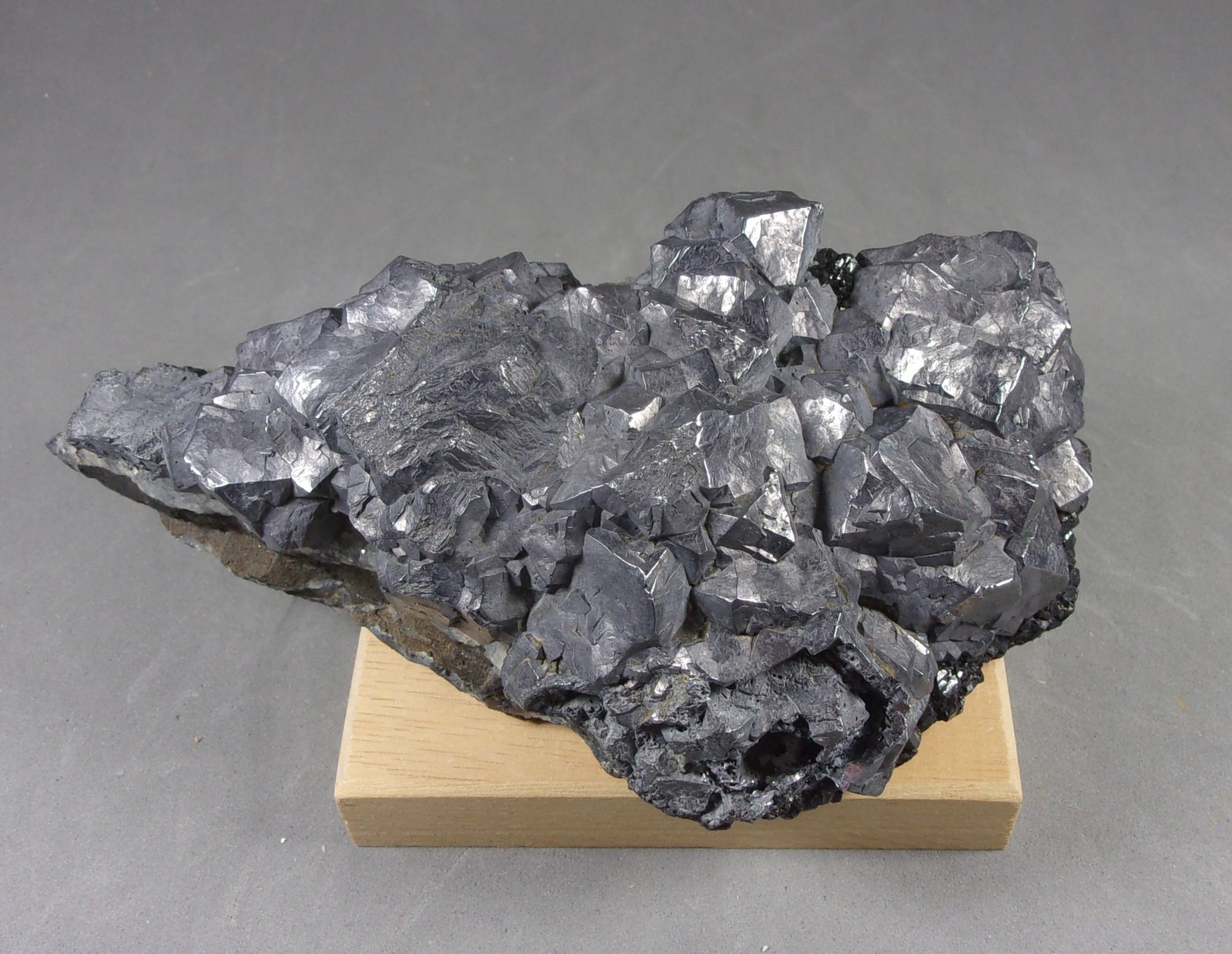 Galena
13 x 6,9 x 4,8 cm.
(Autor: J. G. Alcolea)