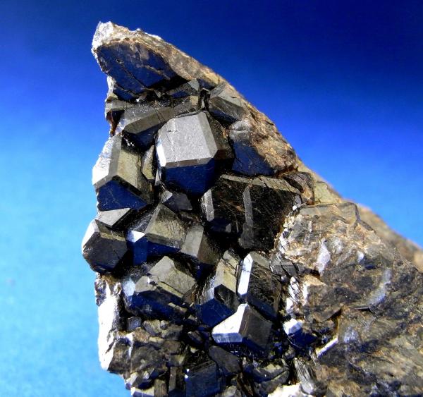 GRANATE
7x3,2cm. Cristales; 0,9cm.
(Autor: DAni)