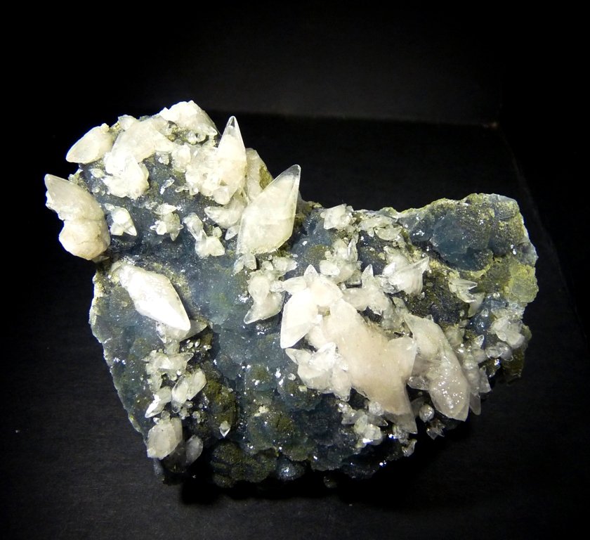 Fluorita y Calcita.
90x60 mm.
(Autor: Jesus Franquesa Baucells)