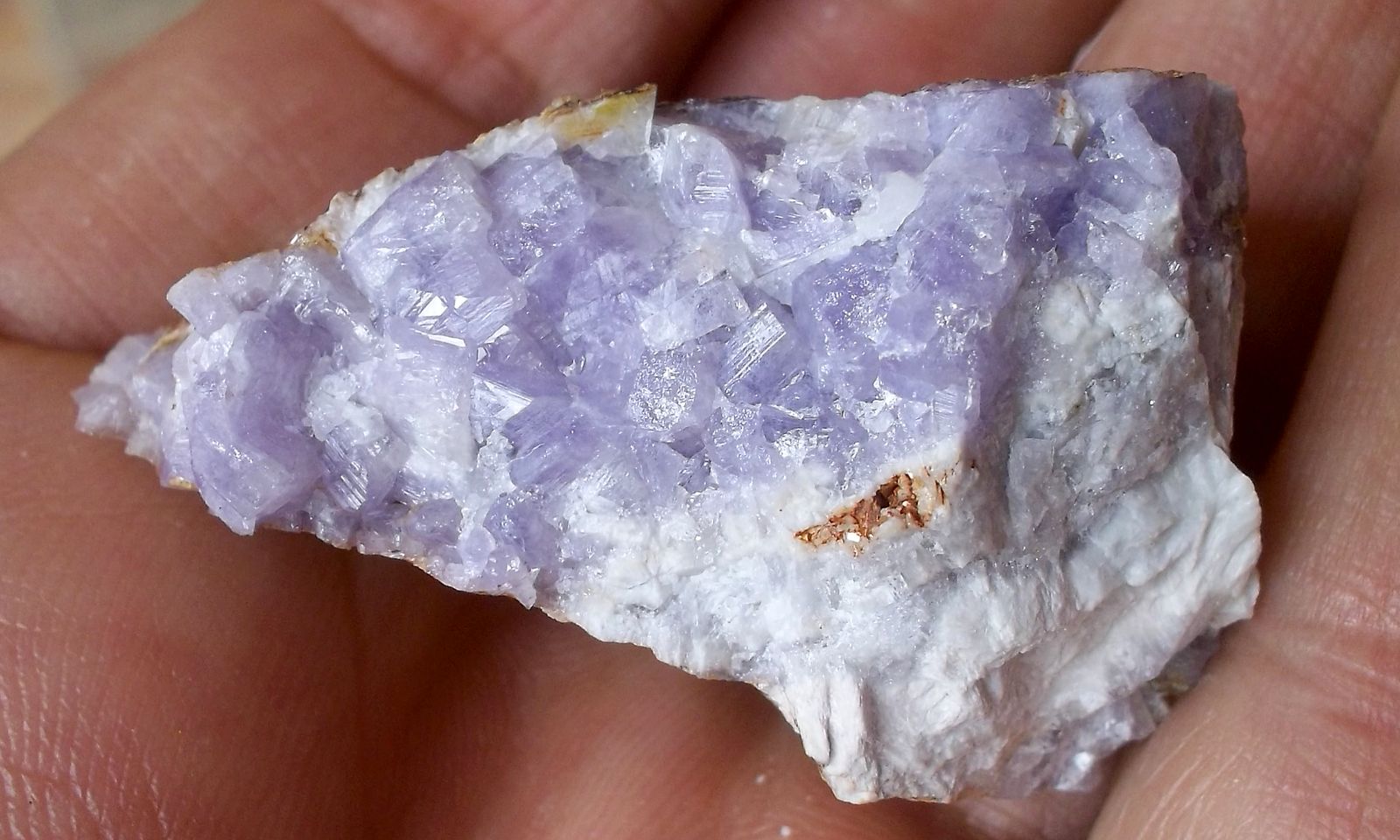 Fluorapatito (Grupo Apatito)
3,5 x 2 cm
(Autor: Cristalino)